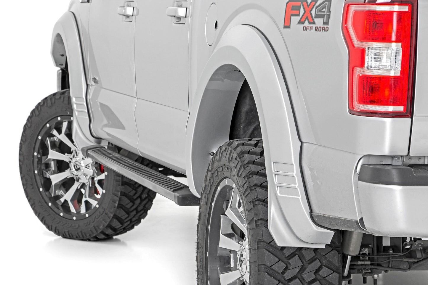 Guardabarros | SF1 | E2 Rojo Magma | Ford F-150 2WD/4WD (2021-2025)
