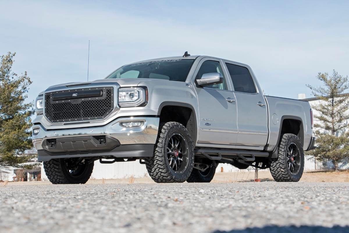 Rough Country 3.5 Inch Lift Kit | Cast Steel LCA | FR M1 | Chevy/GMC 1500 (14-18 & Classic)