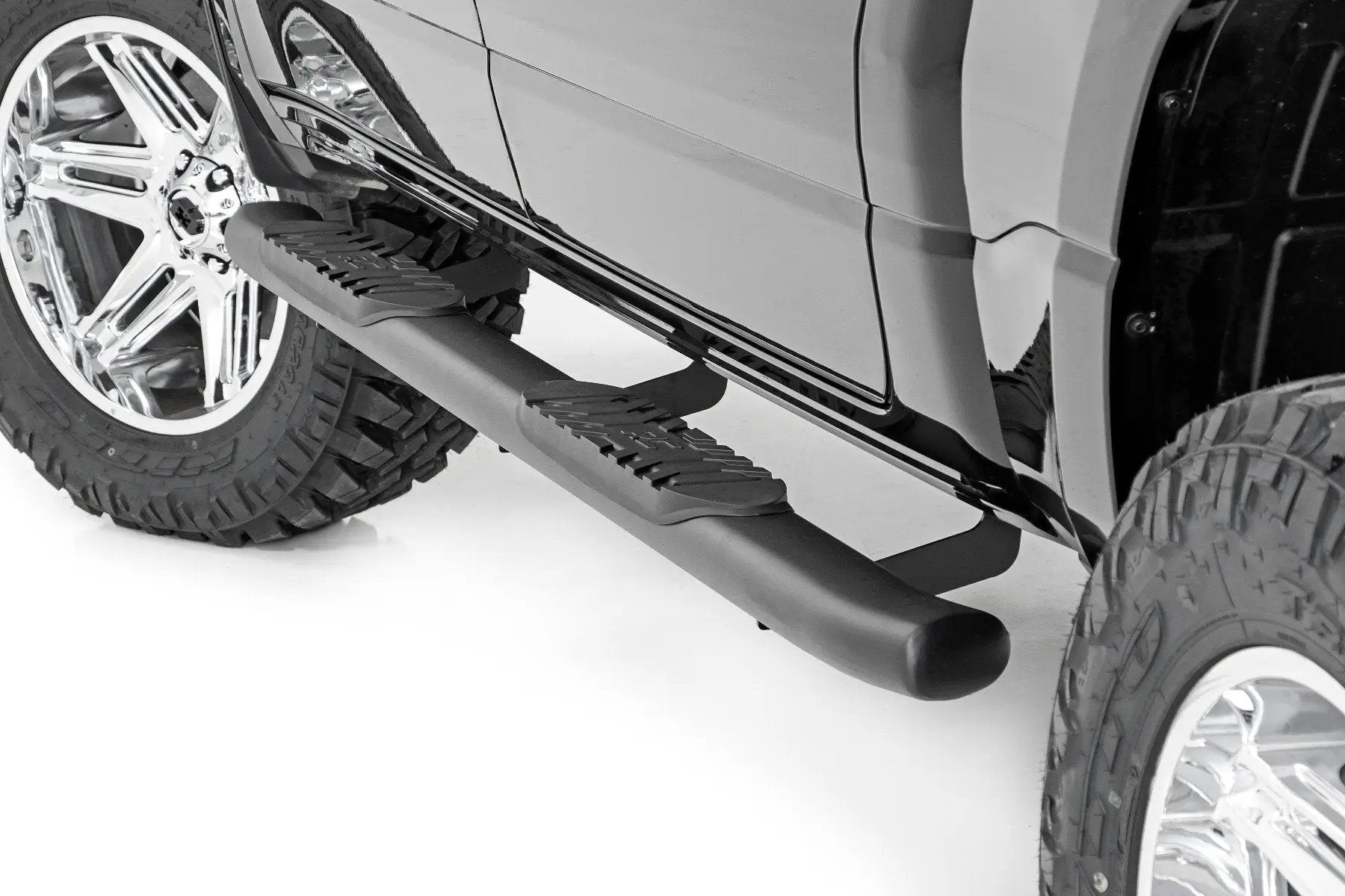Rough Country Oval Nerf Step | Crew Cab | Black | Ram 1500 (19-26)/1500 TRX (21-24) by Rough Country