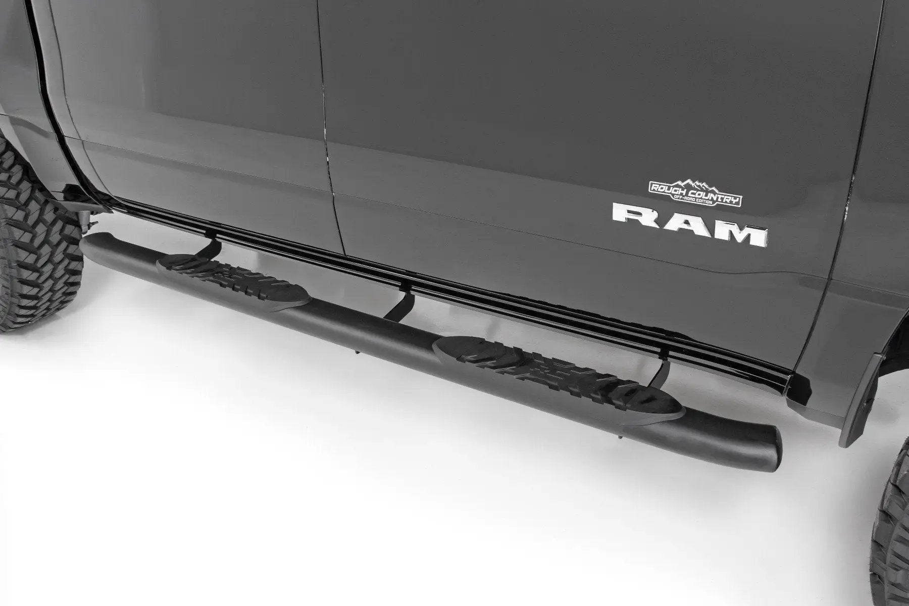 Rough Country Oval Nerf Step | Crew Cab | Black | Ram 1500 (19-26)/1500 TRX (21-24) by Rough Country