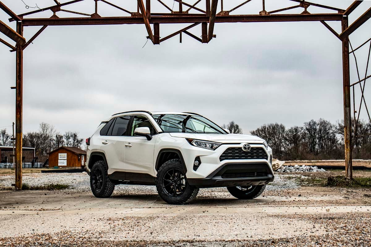 Rough Country 2.5 Inch Lift Kit | Toyota RAV4 2WD/4WD (2019-2023)