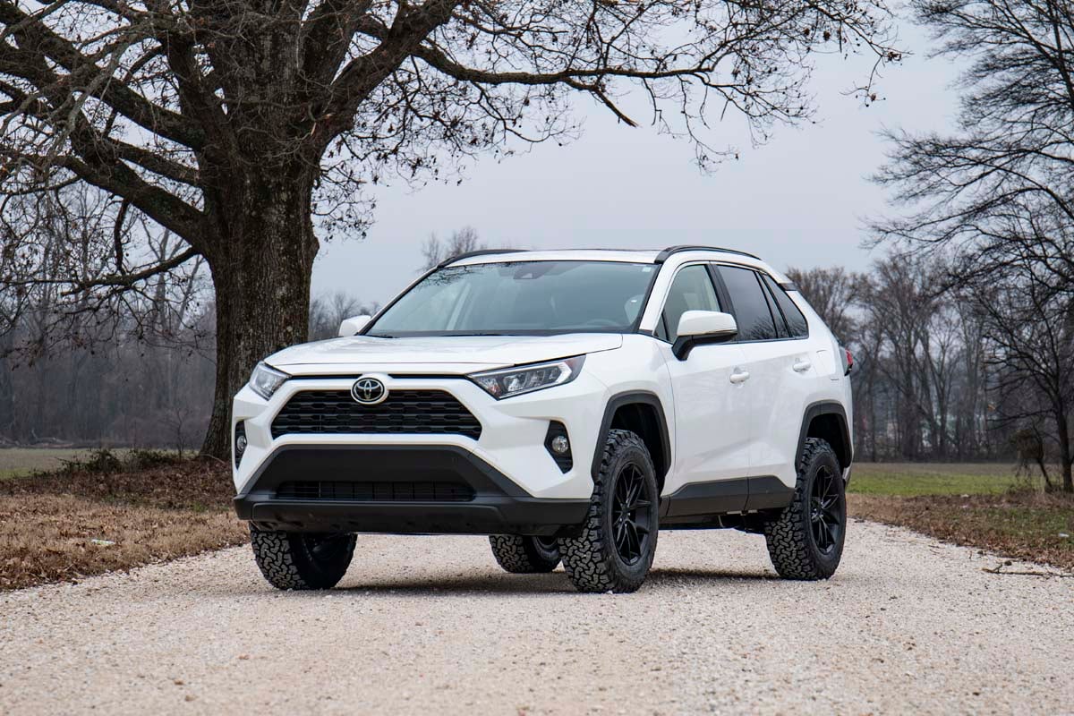 Rough Country 2.5 Inch Lift Kit | Toyota RAV4 2WD/4WD (2019-2023)
