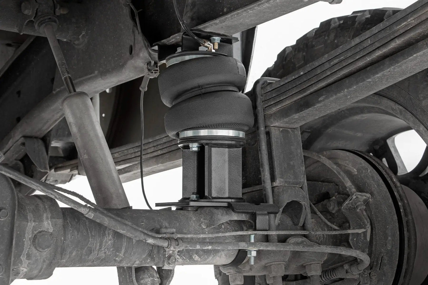 Rough Country Air Spring Kit | 6 Inch Lift Kit | Chevy/GMC 2500HD (01-10) by Rough Country