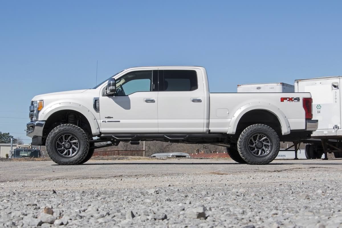 Rough Country 4.5 Inch Lift Kit | V2 Shocks | Ford F-250/F-350 Super Duty 4WD (2017-2022)