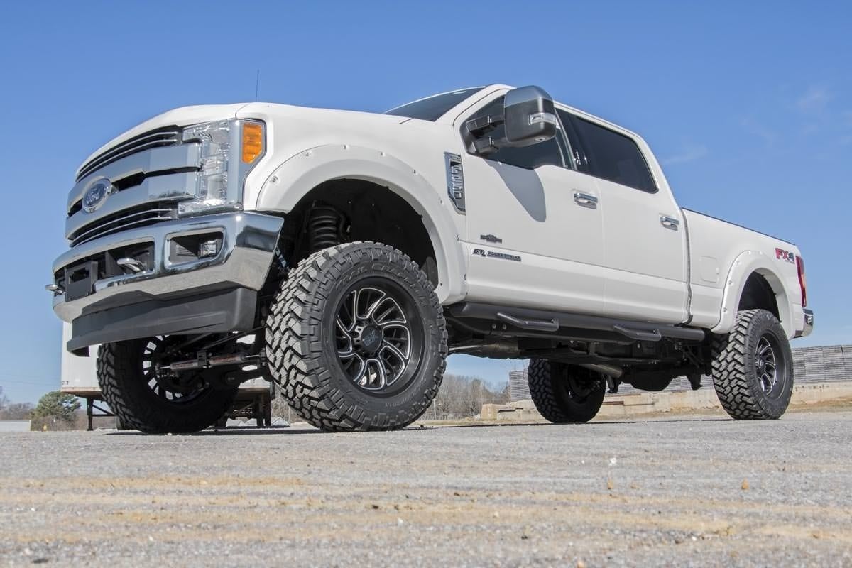 Rough Country 4.5 Inch Lift Kit  | FR D/S | Ford F-250/F-350 Super Duty 4WD (2017-2022)