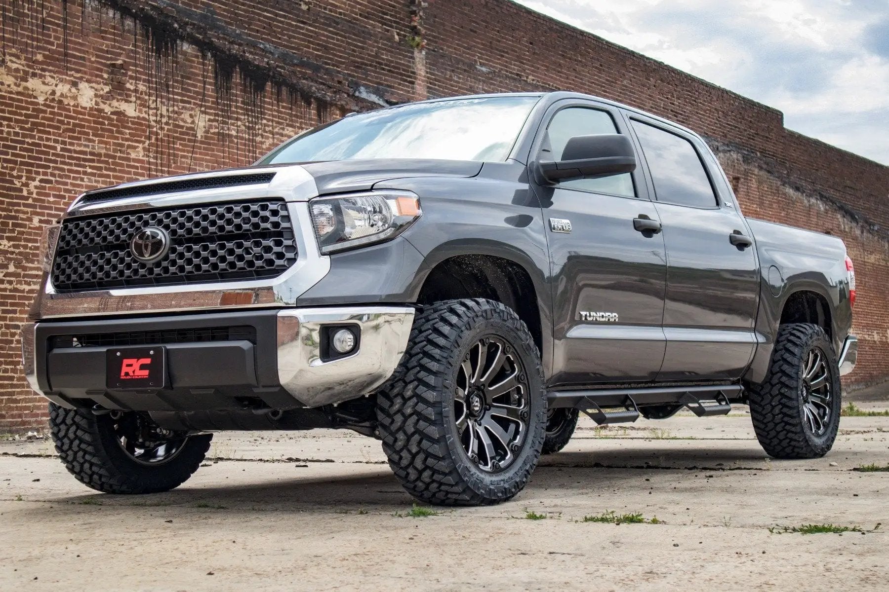 Rough Country M1 Adjustable Leveling Struts | Monotube | 0-2" | Toyota Tundra 4WD (07-21) by Rough Country