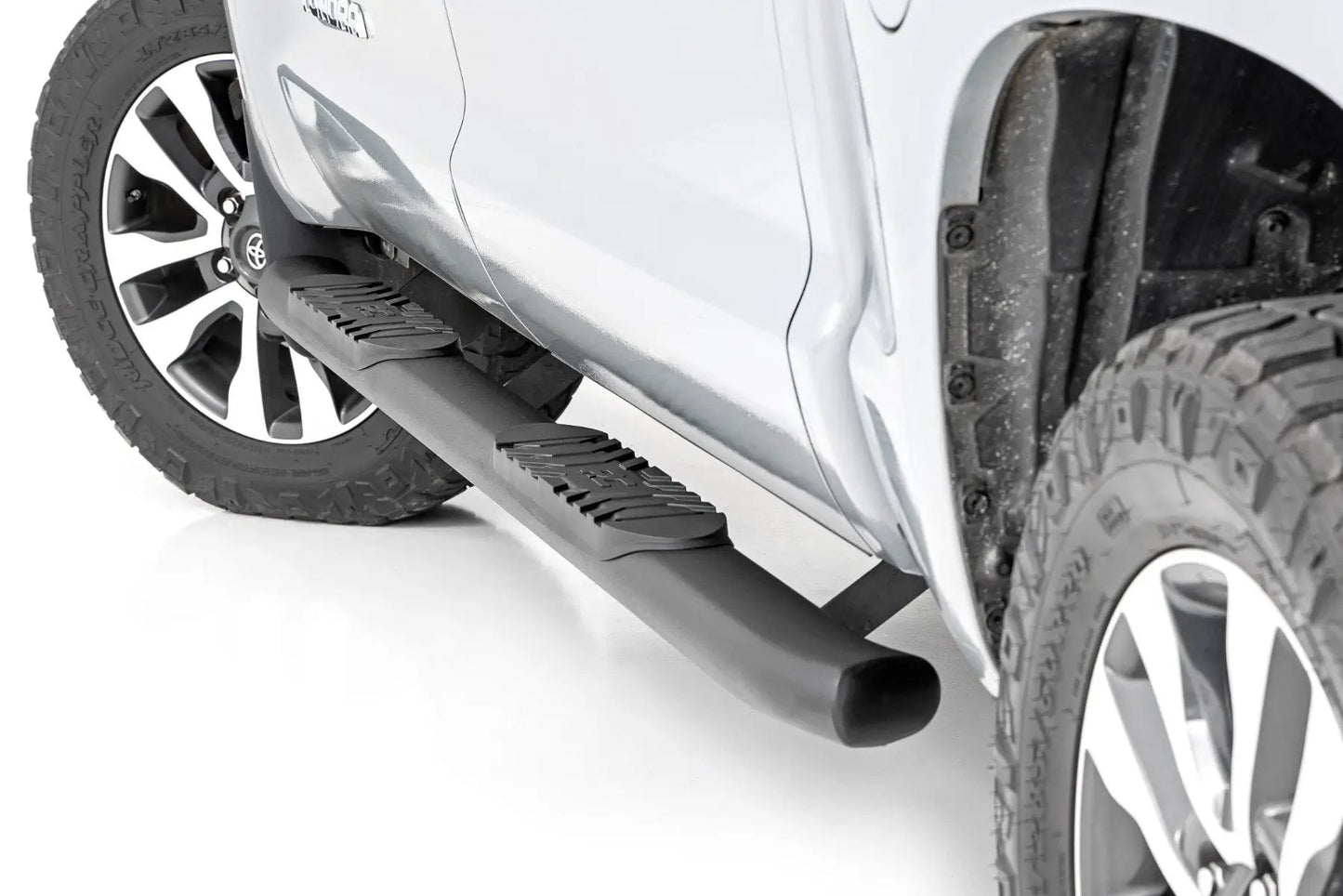 Rough Country Oval Nerf Step | Crew Cab | Black | Toyota Tundra 2WD/4WD (2007-2021) by Rough Country