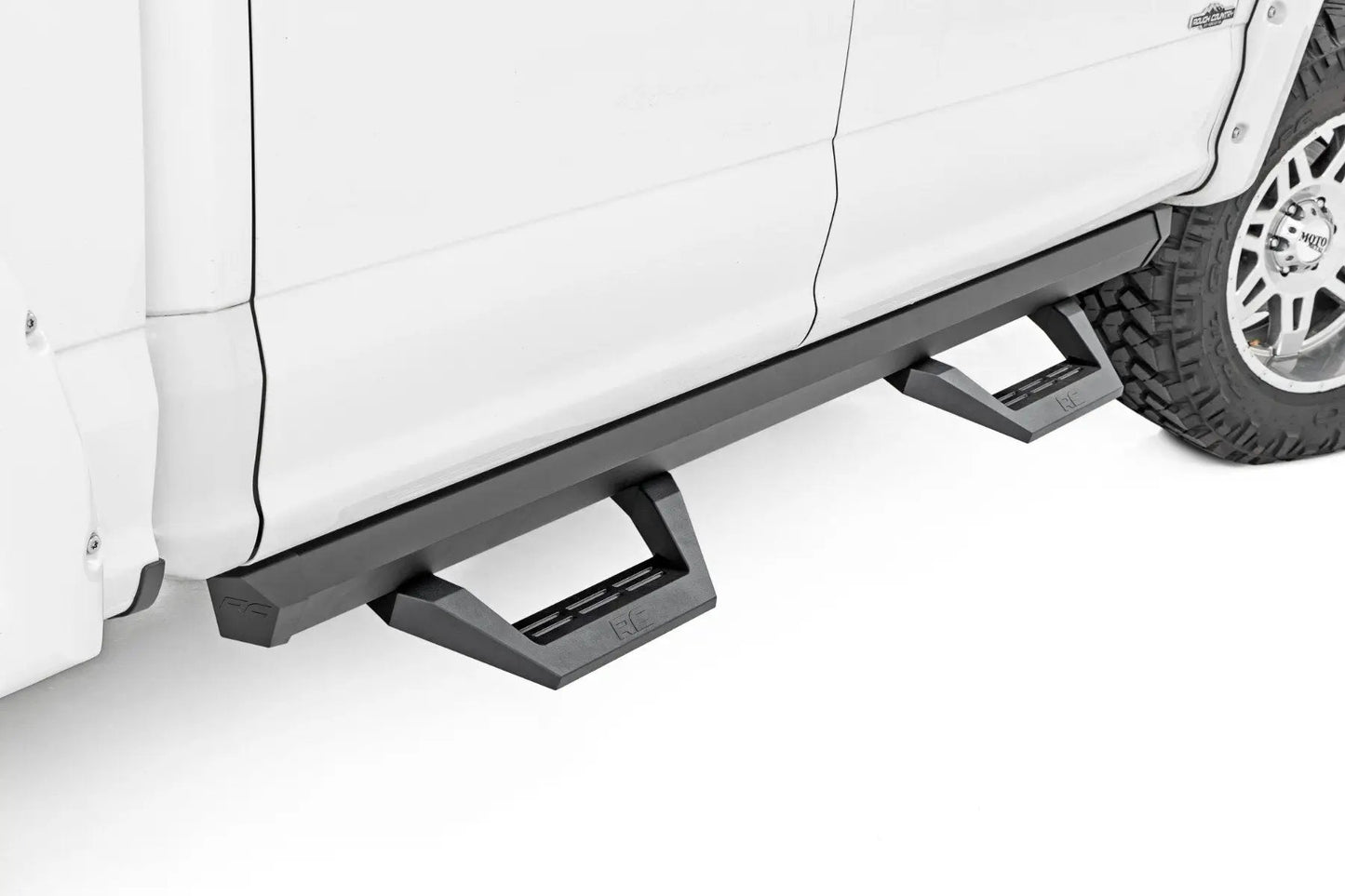 Rough Country SRX2 Adj Aluminum Step | Crew Cab | Ford F-150/Lightning/F-250/F-350/Raptor (15-25) by Rough Country