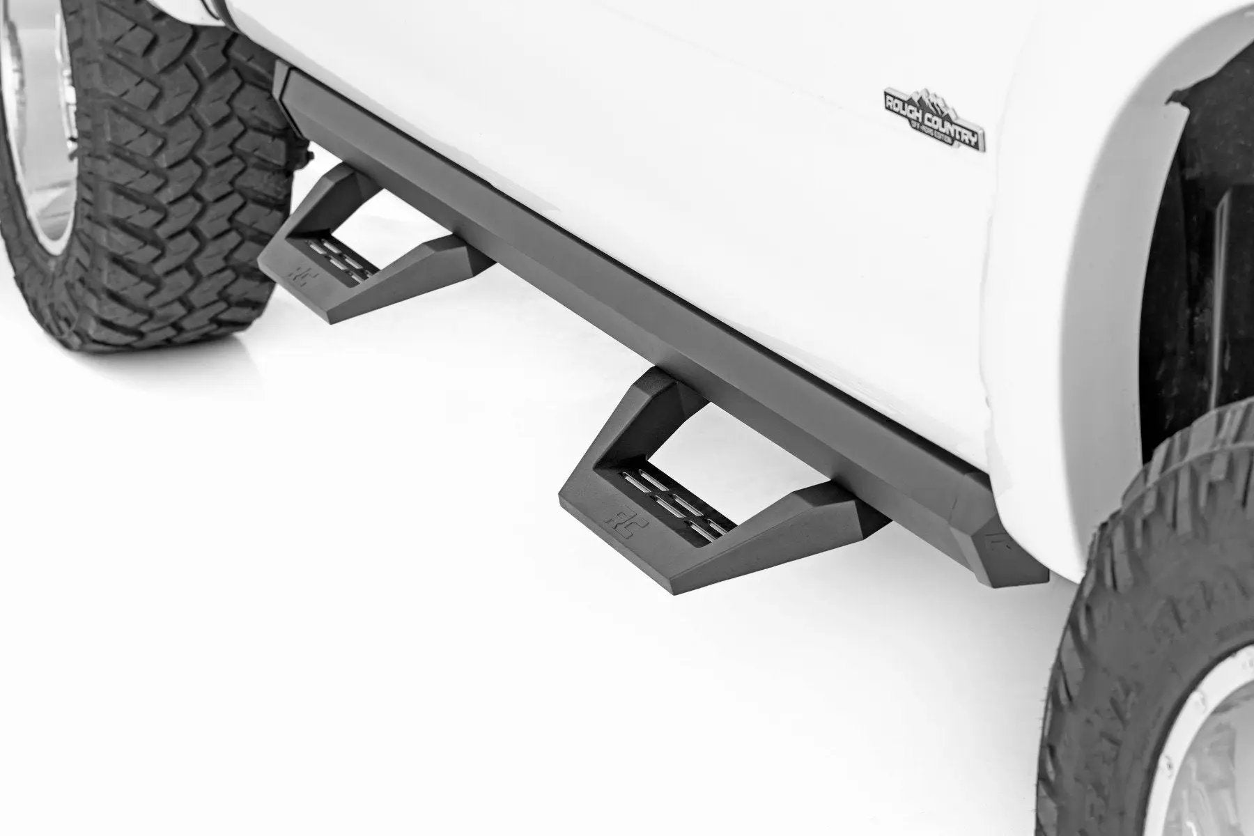 Rough Country SRX2 Adj Aluminum Step | Crew Cab | Ram 1500 (19-26)/1500 TRX (21-24) by Rough Country