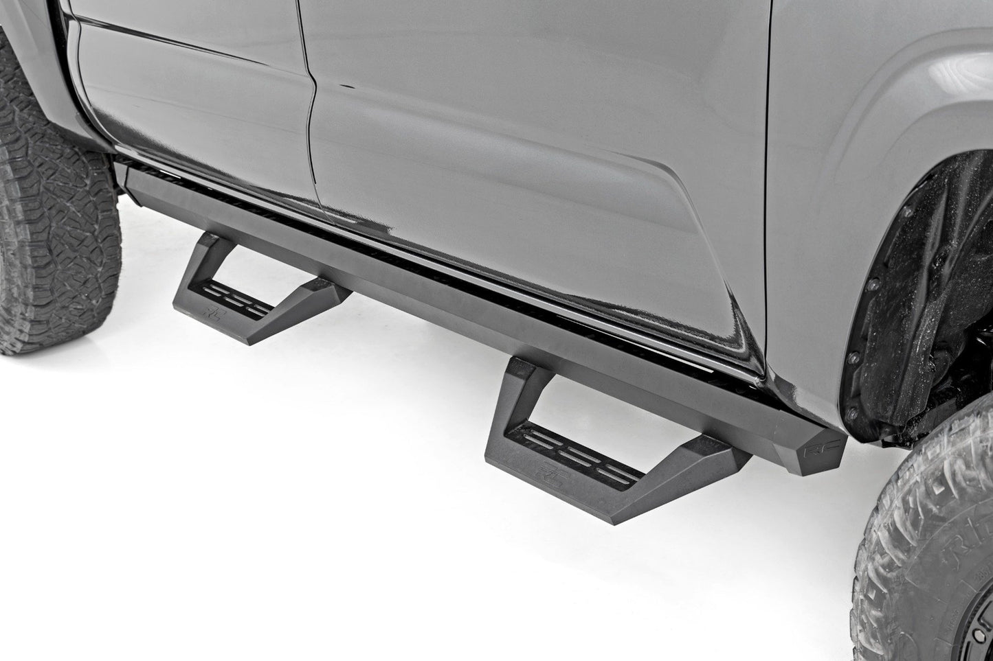 Estribo de aluminio ajustable SRX2 | Doble Cabina | Toyota Tacoma 2WD/4WD (2005-2023)