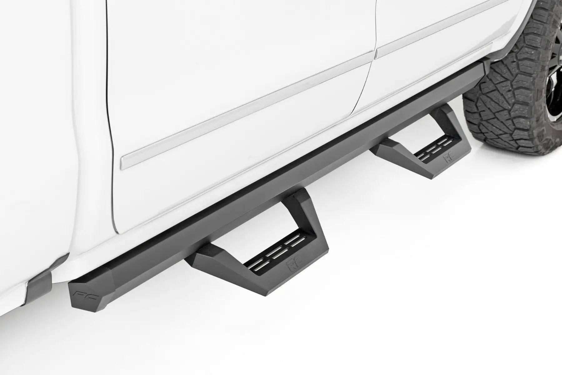 Rough Country SRX2 Adj Aluminum Step | Crew Cab | Chevy/GMC 1500/2500HD/3500HD (07-18 & Classic) by Rough Country
