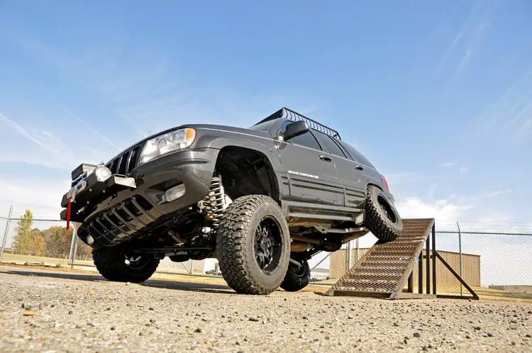 Rough Country 4 Inch Lift Kit | Long Arm | Jeep Grand Cherokee WJ 4WD (1999-2004) by Rough Country