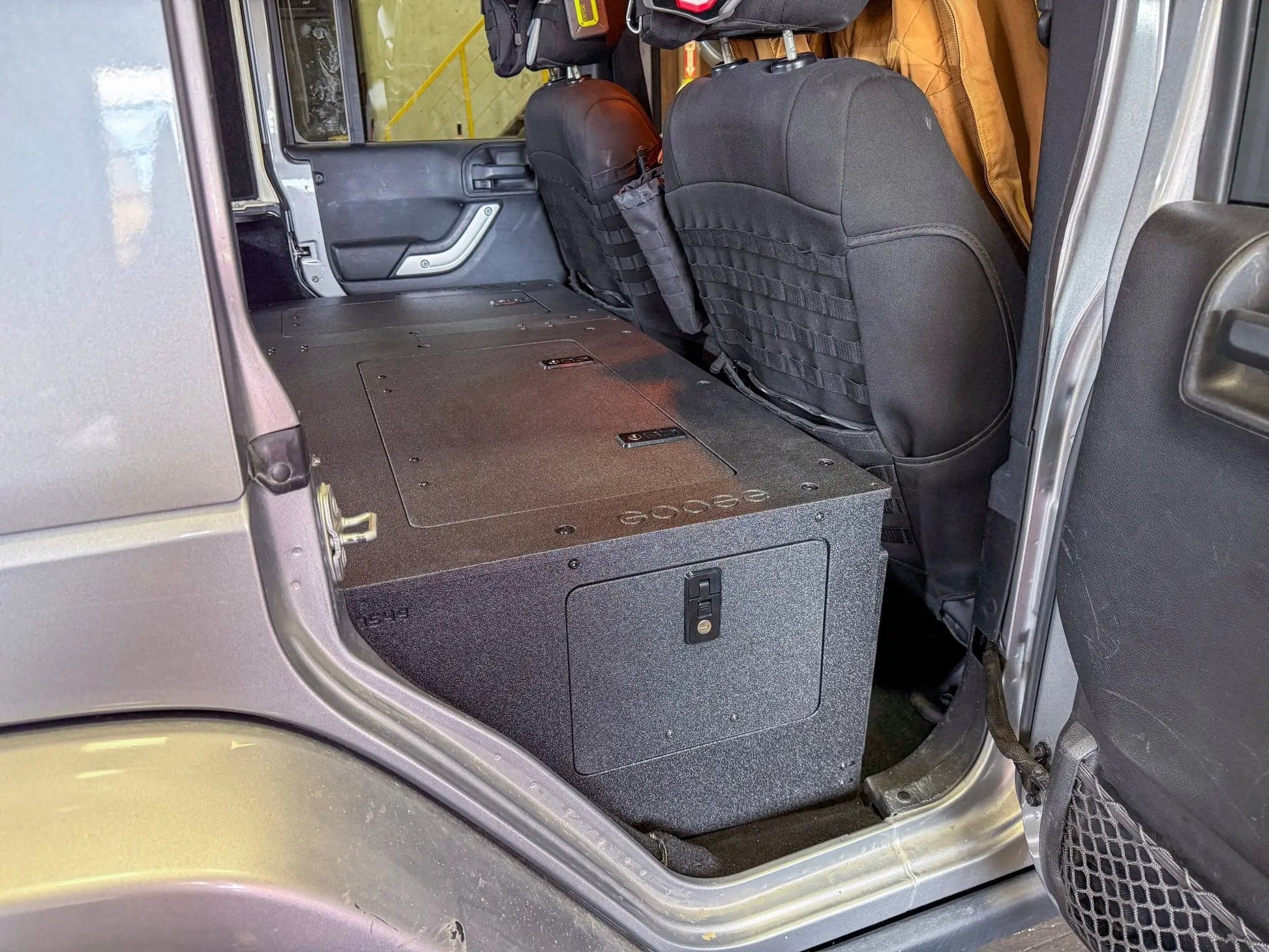 Jeep - Wrangler - 2007-2018 - JKU - 4 Door - Explore Series - Second Row Seat Delete Plate System - Second Row - Module Based - 8" Module by Goose Gear