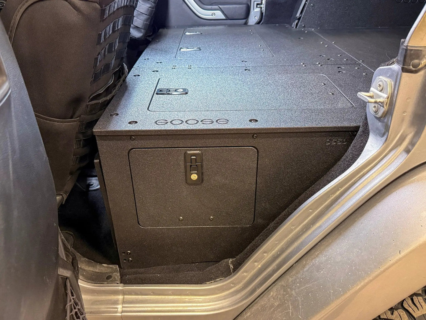 Jeep - Wrangler - 2007-2018 - JKU - 4 Door - Explore Series - Second Row Seat Delete Plate System - Second Row - Module Based - 8" Module by Goose Gear