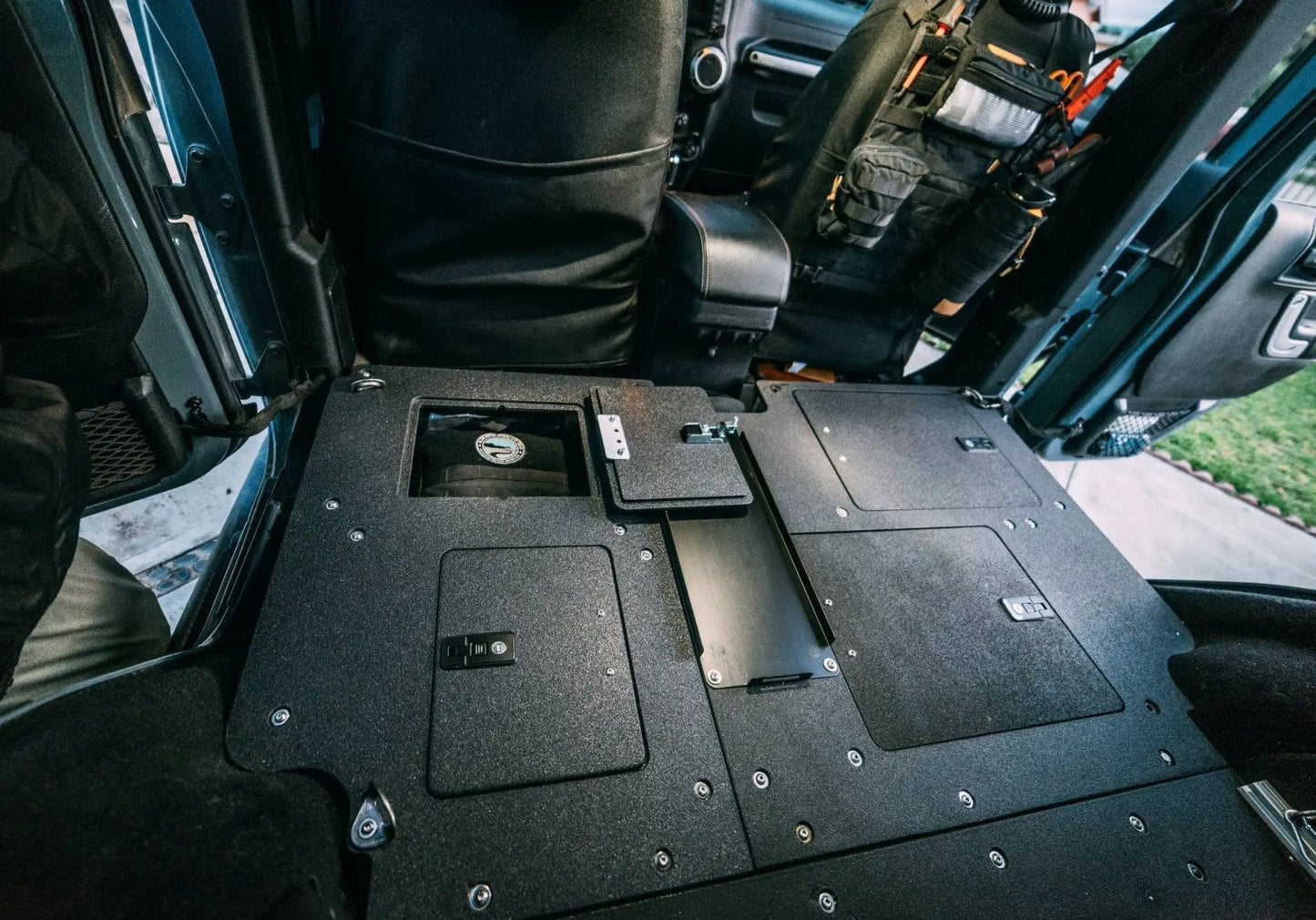 Legacy Product - Jeep Wrangler 2007-2018 JKU 4 Door - Second Row Seat Delete Plate System by Goose Gear