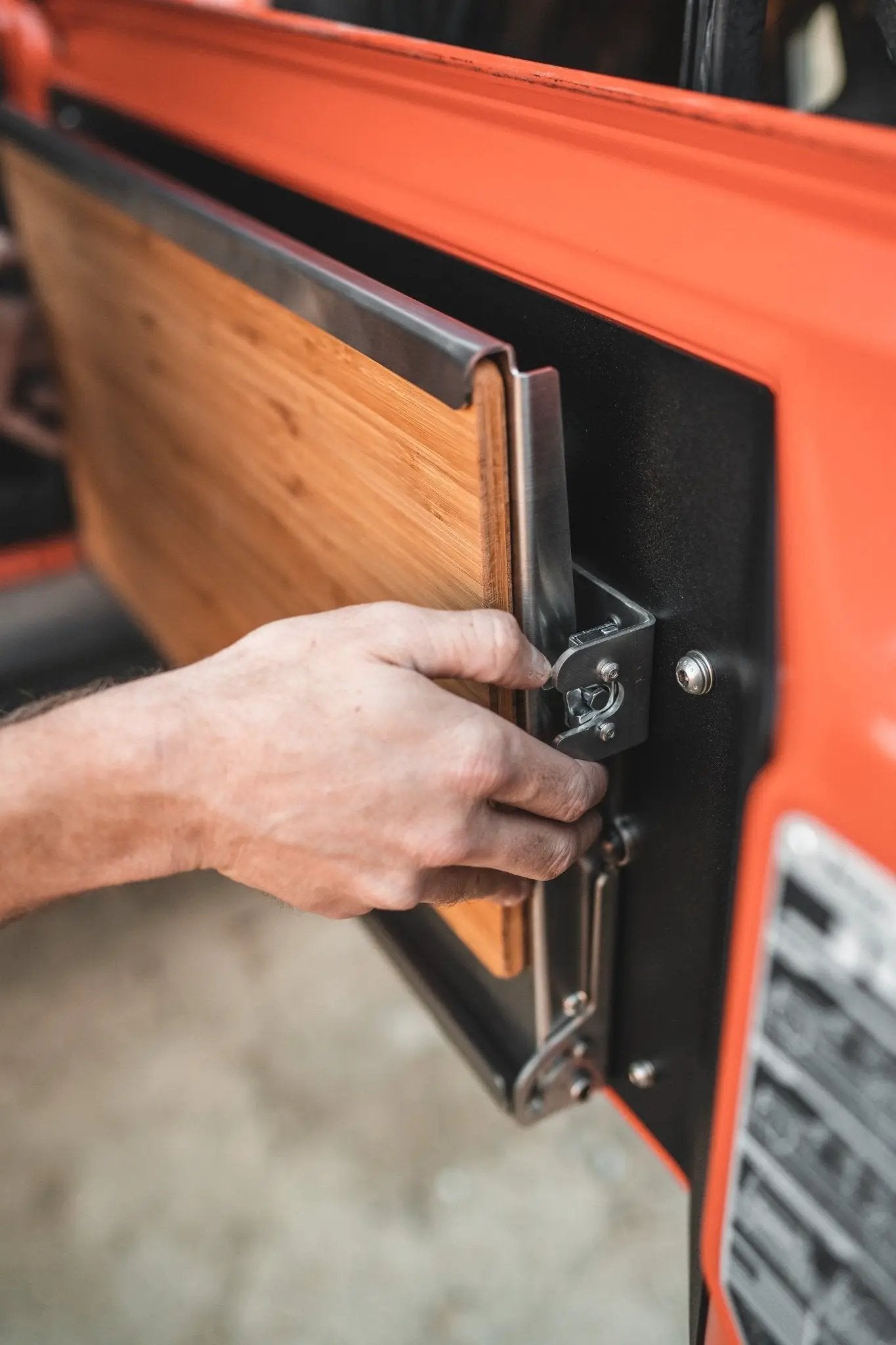 Jeep Wrangler 2018-Present JL / JLU - Goose Gear Tailgate Table by Goose Gear