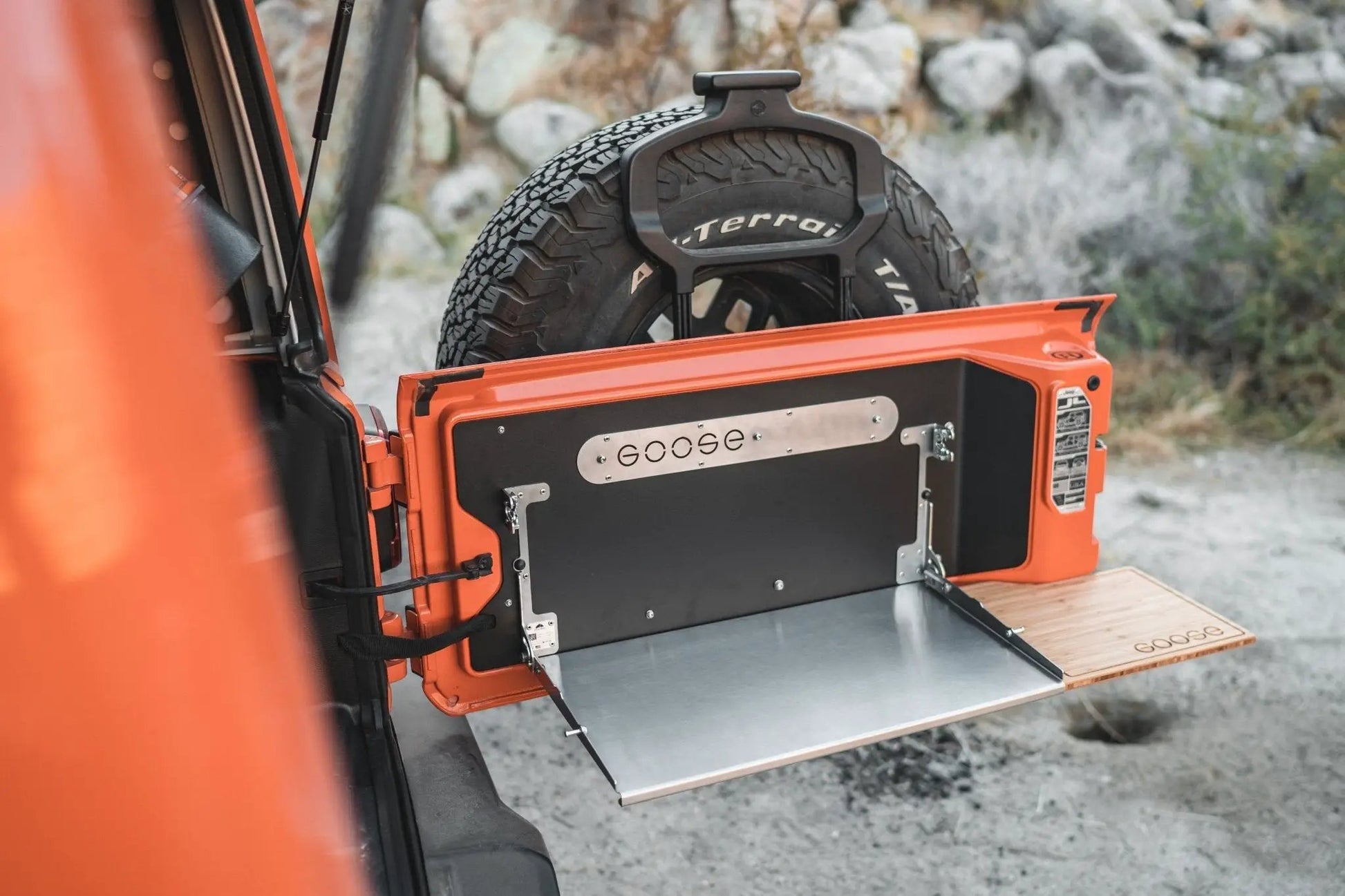 Jeep Wrangler 2018-Present JL / JLU - Goose Gear Tailgate Table by Goose Gear