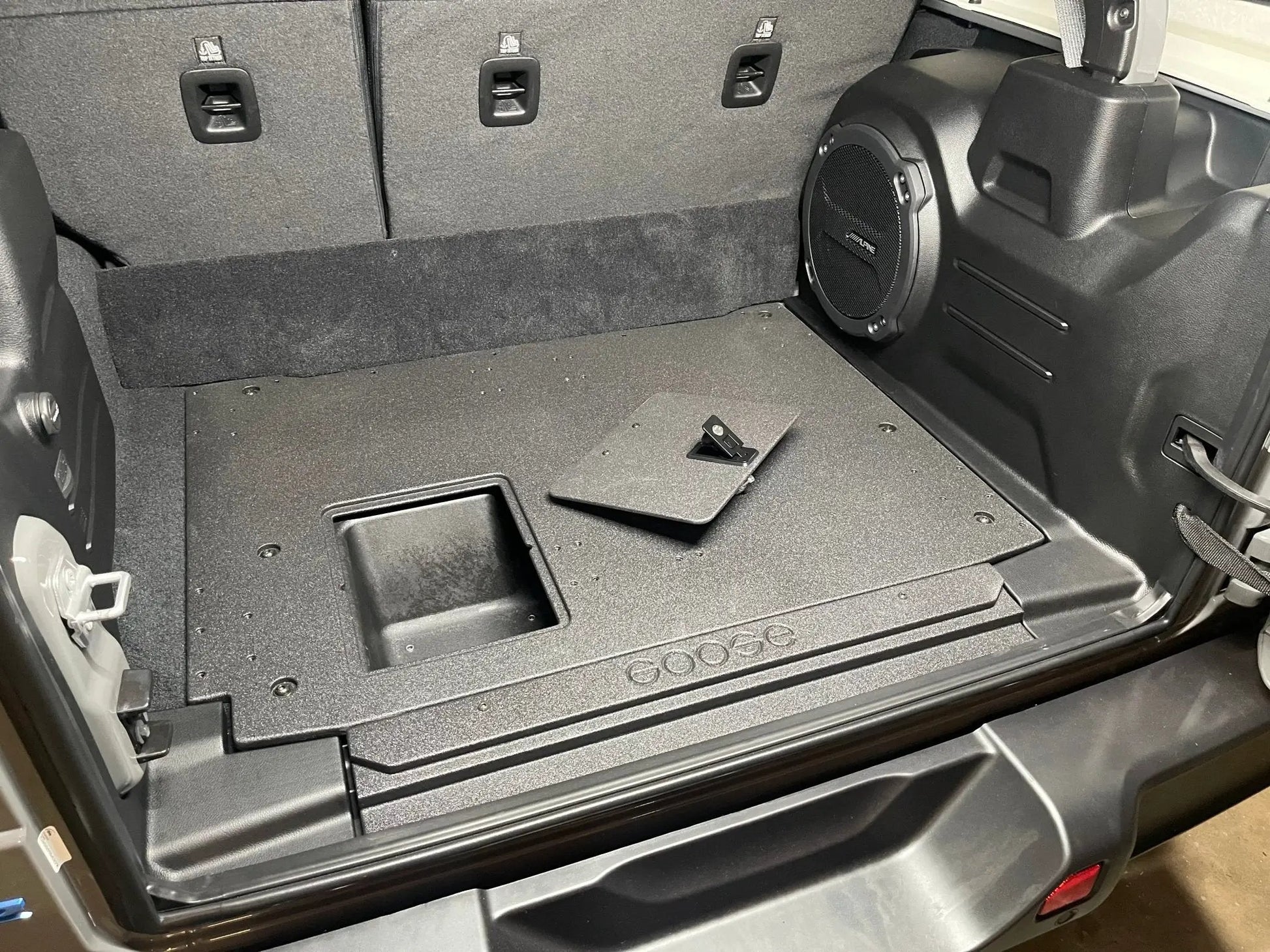 Jeep Wrangler 2021-Present 4xe 4 Door - Rear Plate System by Goose Gear