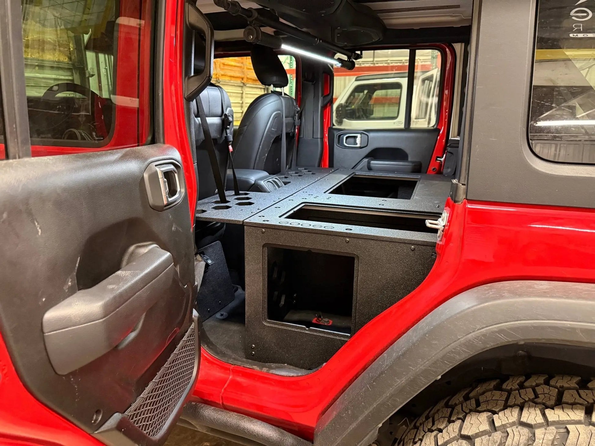 Jeep - Wrangler - 2024-Present - JLU - 4 Door - Explore Series - Seat Delete Plate System - Second Row - Module Based - 10" Module by Goose Gear