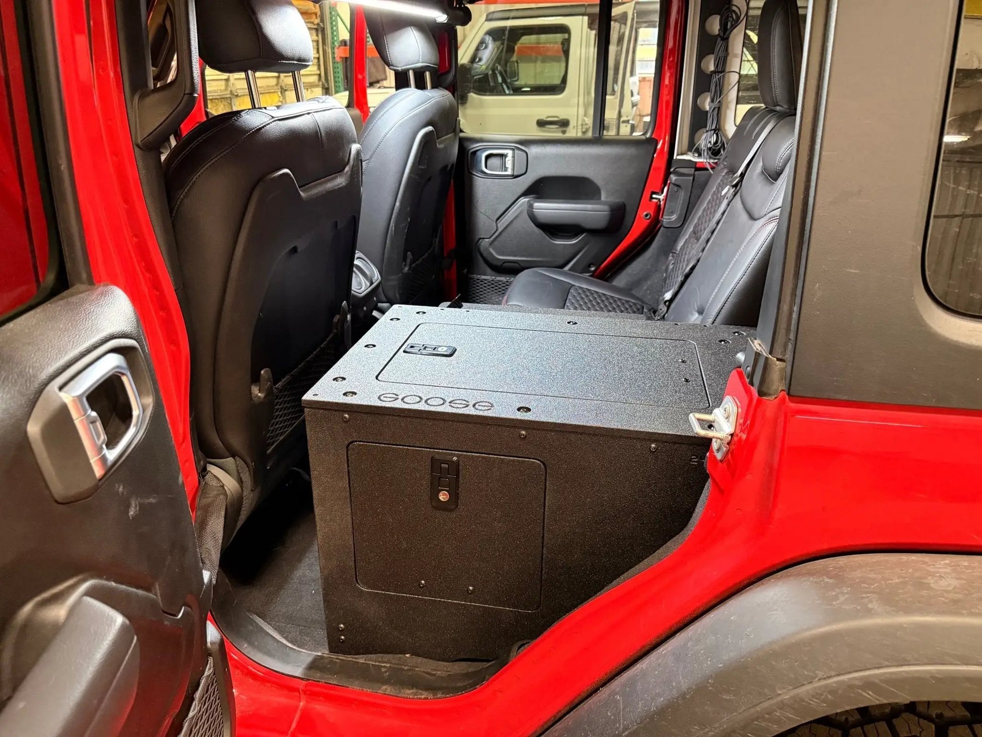 Jeep - Wrangler - 2024-Present - JLU - 4 Door - Explore Series - Seat Delete Plate System - Second Row - Module Based - 10" Module by Goose Gear
