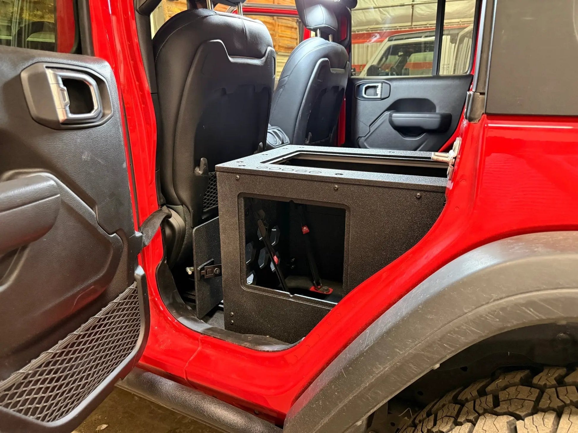 Jeep - Wrangler - 2024-Present - JLU - 4 Door - Explore Series - Seat Delete Plate System - Second Row - Module Based - 10" Module by Goose Gear