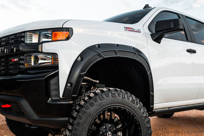 Guardabarros | Defender | G7C Rojo Ardiente | Chevy Silverado 1500 2WD/4WD (19-26)