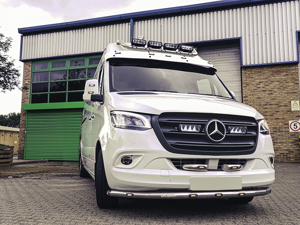TRIPLE-R-LIGHTS Mercedes Sprinter (2018+) Grille Kit with LR-750 Beacon