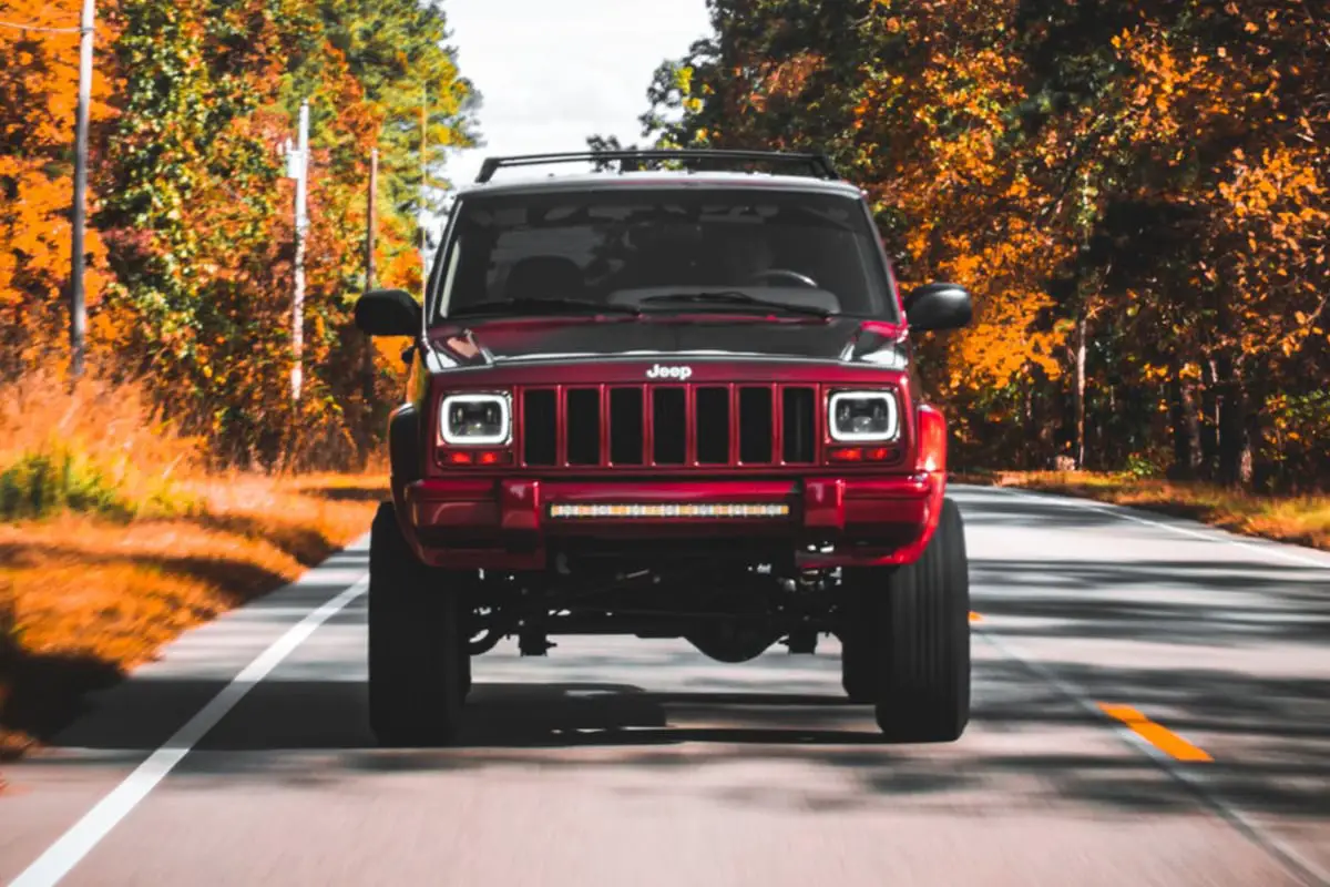Rough Country 4.5 Inch Lift Kit | RR springs | Jeep Cherokee XJ 2WD/4WD (1984-2001) by Rough Country