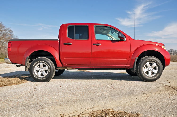 Rough Country 2.5 Inch Leveling Kit | Red Spacers | Nissan Frontier (05-26)/Xterra (05-15) by Rough Country