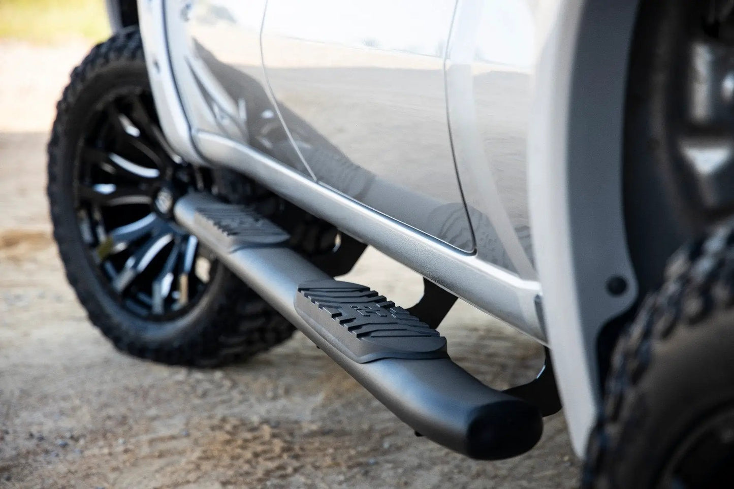 Rough Country Oval Nerf Step | Crew Cab | Chevy/GMC 1500/2500HD/3500HD (19-26) by Rough Country