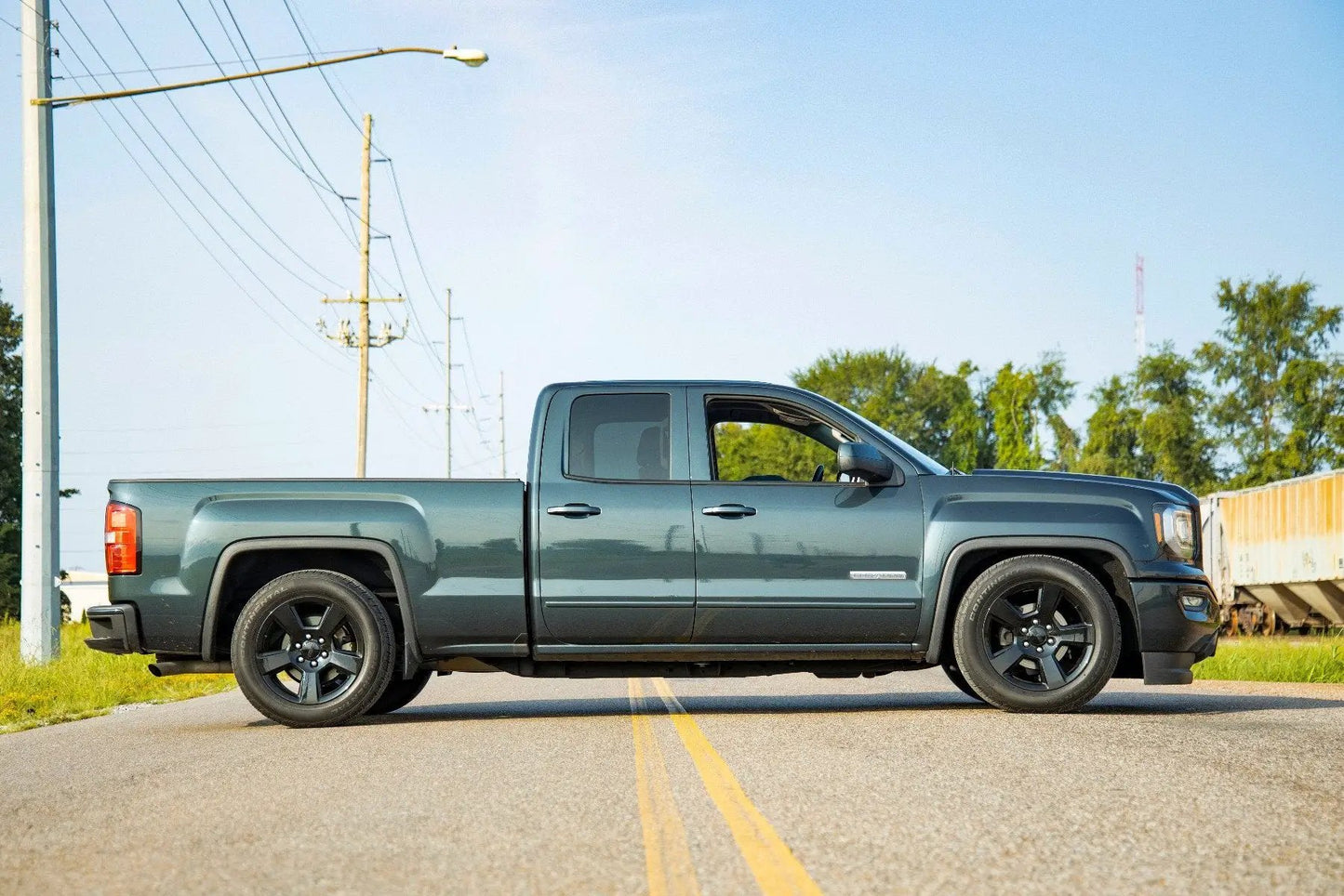 Rough Country 2 Inch Lowering Kit | 4 Inch Rear Lowering | M1 | Chevy/GMC 1500 (14-18 & Classic) by Rough Country