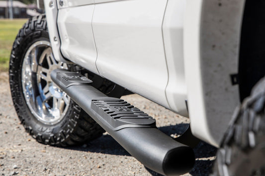 Estribo ovalado Nerf | Cabina doble | Negro | Ford F-150/Lightning/F-250/F-350/Raptor (15-26)