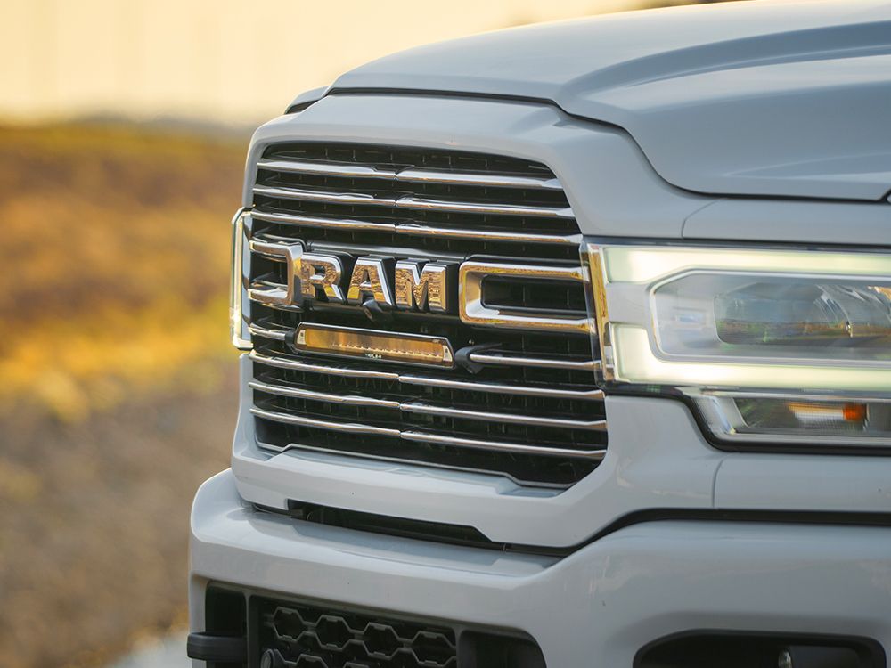TRIPLE-R-LIGHTS RAM 2500/3500 Laramie (2019/2024) with Linear Elite