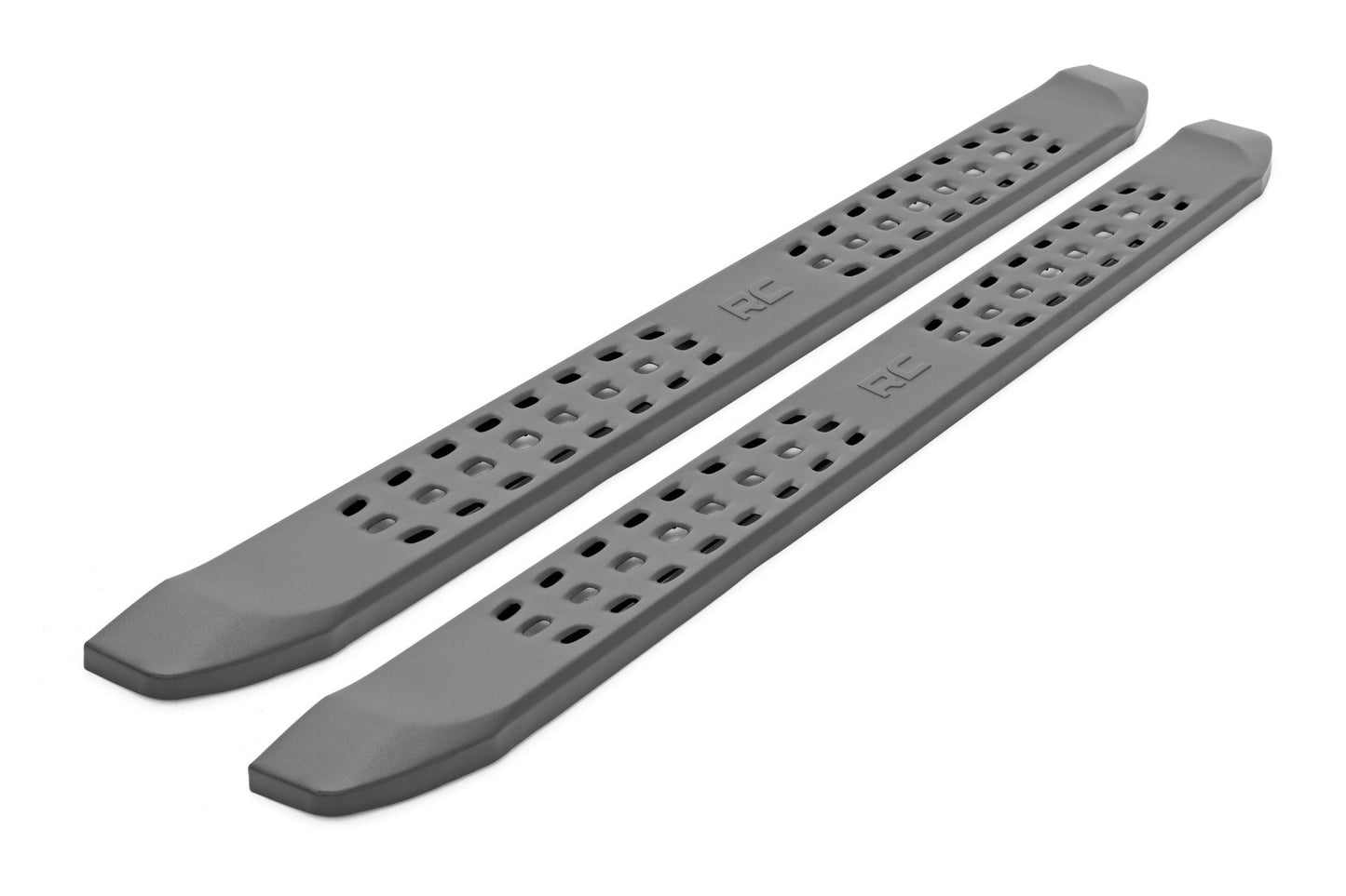 Estribos RPT2 | Doble cabina | Negros | Chevy/GMC 1500/2500HD/3500HD (19-26)