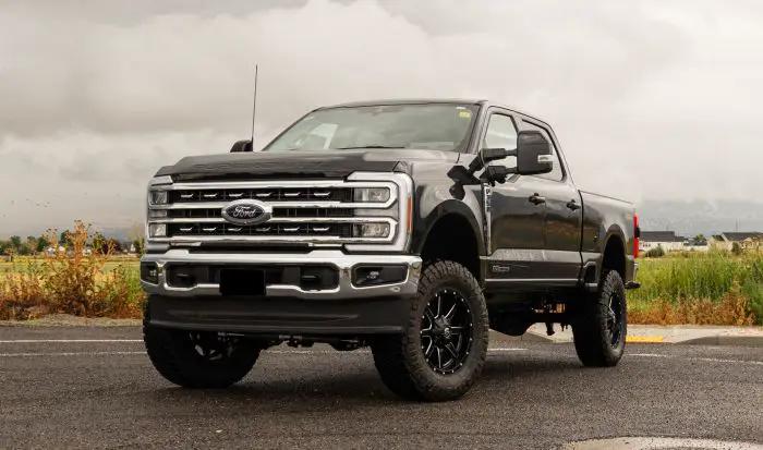 ReadyLift                                                    4" COILOVER SUSPENSION SYSTEM WITH FALCON MAX3.3 SHOCKS AND RADIUS ARMS - 2023-2026 FORD SUPER DUTY F250/F350 4WD