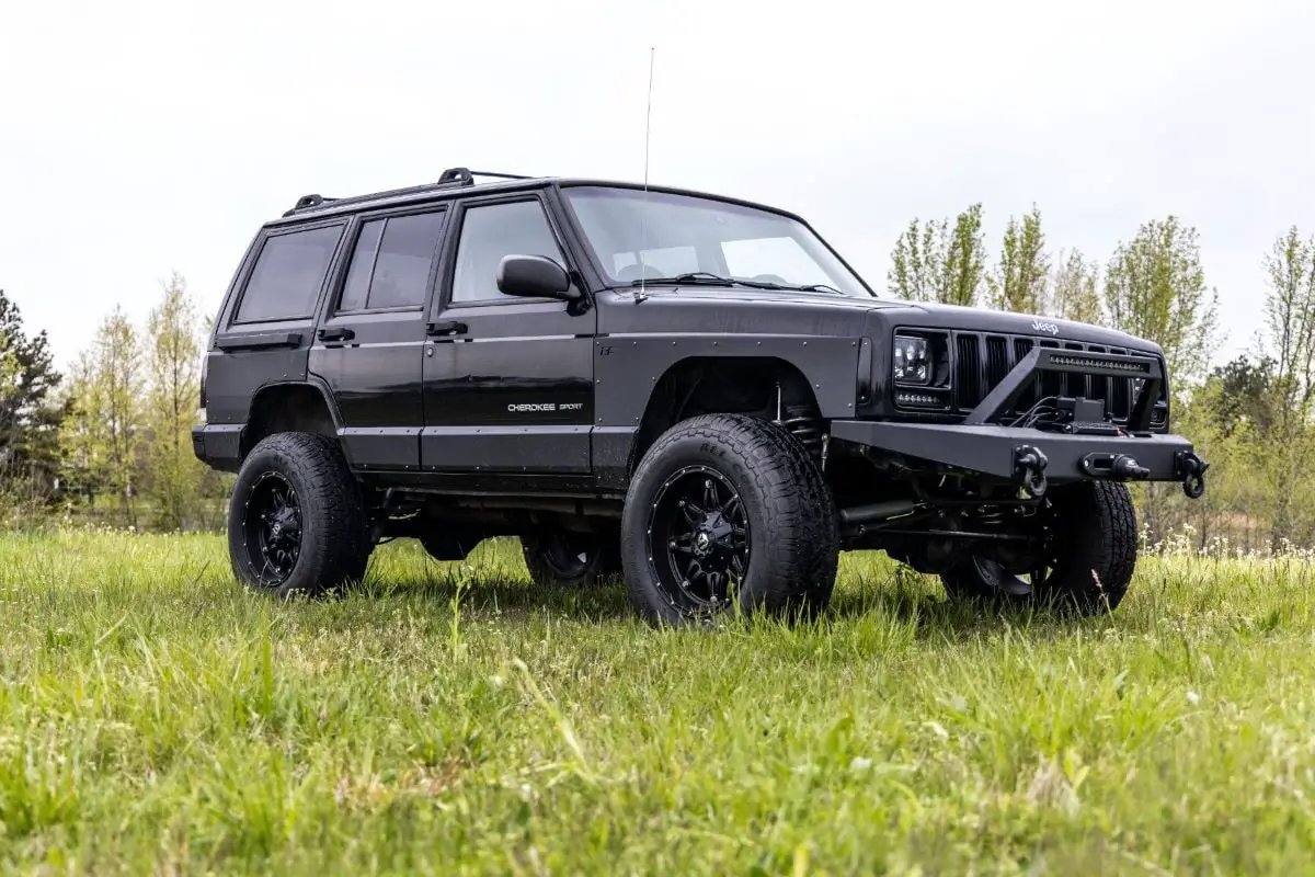 Rough Country 3 Inch Lift Kit | RR Springs | Jeep Cherokee XJ 2WD/4WD (1984-2001) by Rough Country