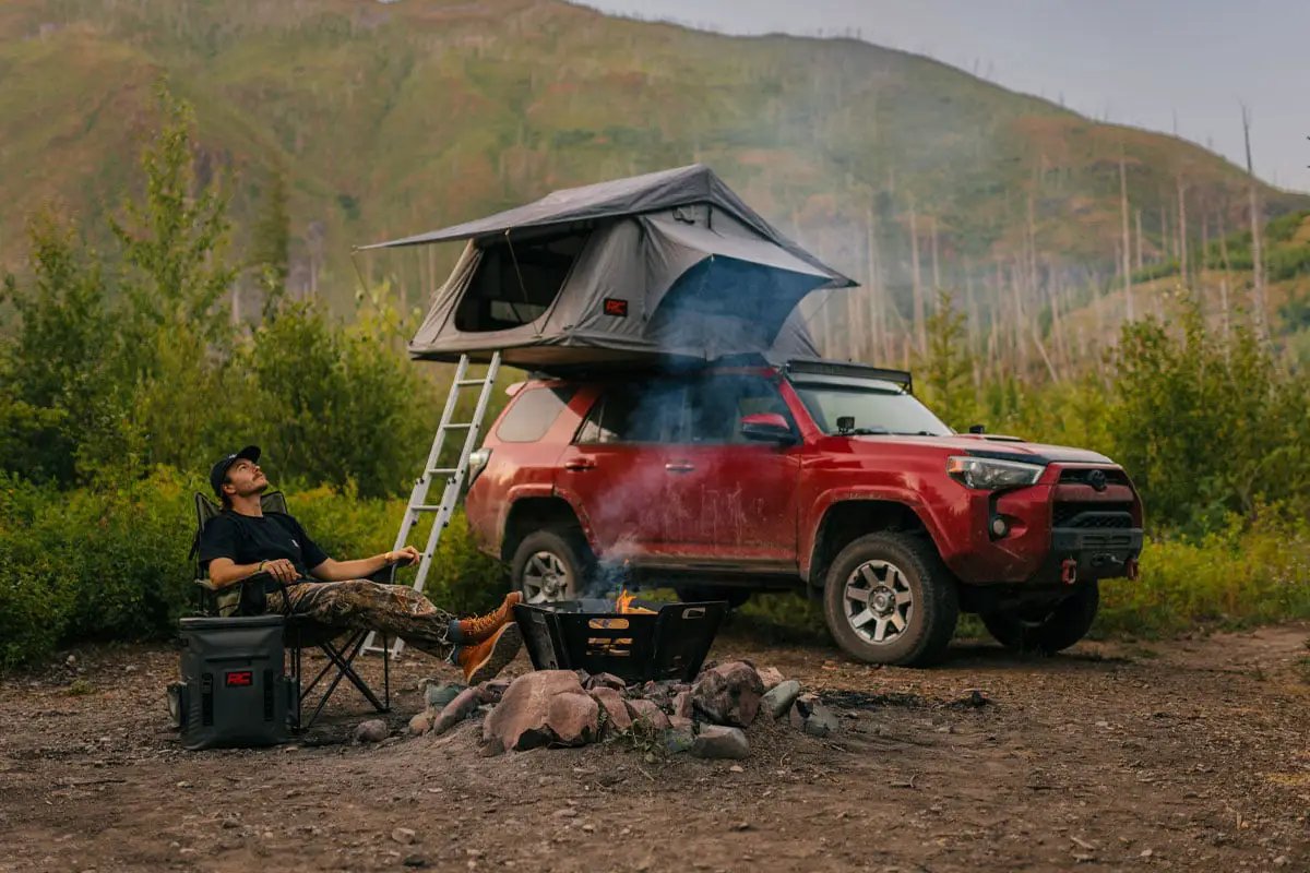 Rough Country Roof Top Tent | Rack Mount | 12 Volt Accessory & LED Light Kit by Rough Country