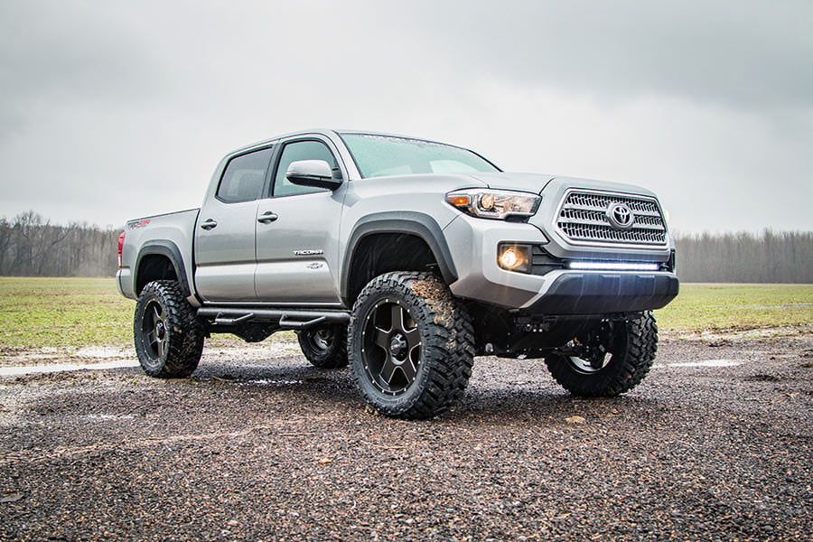 Rough Country 4 Inch Lift Kit | N3 Struts | Toyota Tacoma 2WD/4WD (2016-2023)
