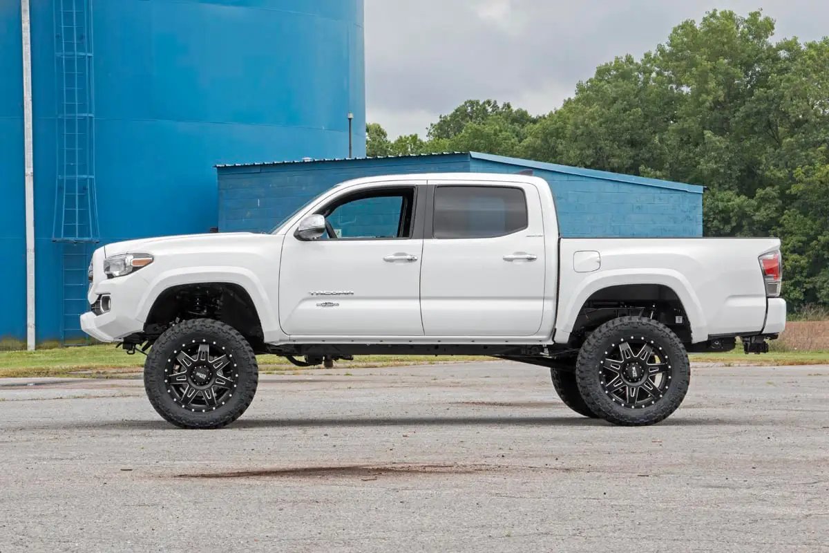 Rough Country 6 Inch Lift Kit | Toyota Tacoma 2WD/4WD (2005-2015) by Rough Country