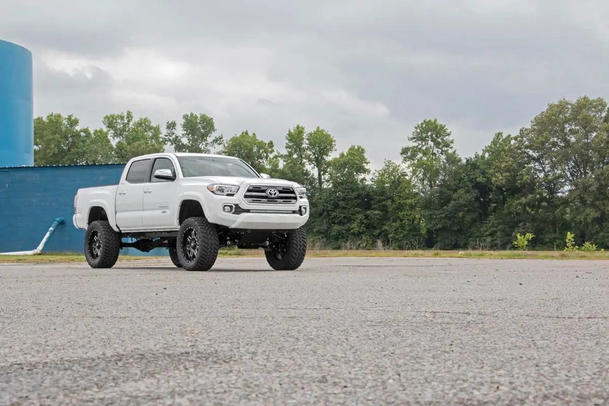 Rough Country 6 Inch Lift Kit | Toyota Tacoma 2WD/4WD (2005-2015) by Rough Country
