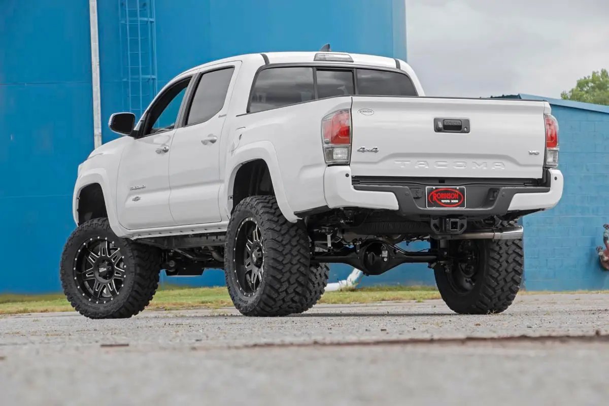 Rough Country 6 Inch Lift Kit | Toyota Tacoma 2WD/4WD (2005-2015) by Rough Country