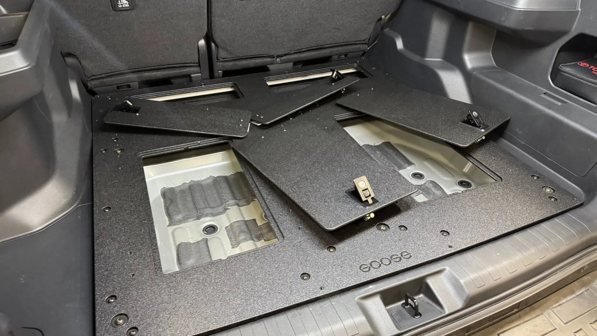 Toyota - 4Runner - 2025-Present - 6th Gen - Non Hybrid - Explore Series - Rear Plate System by Goose Gear