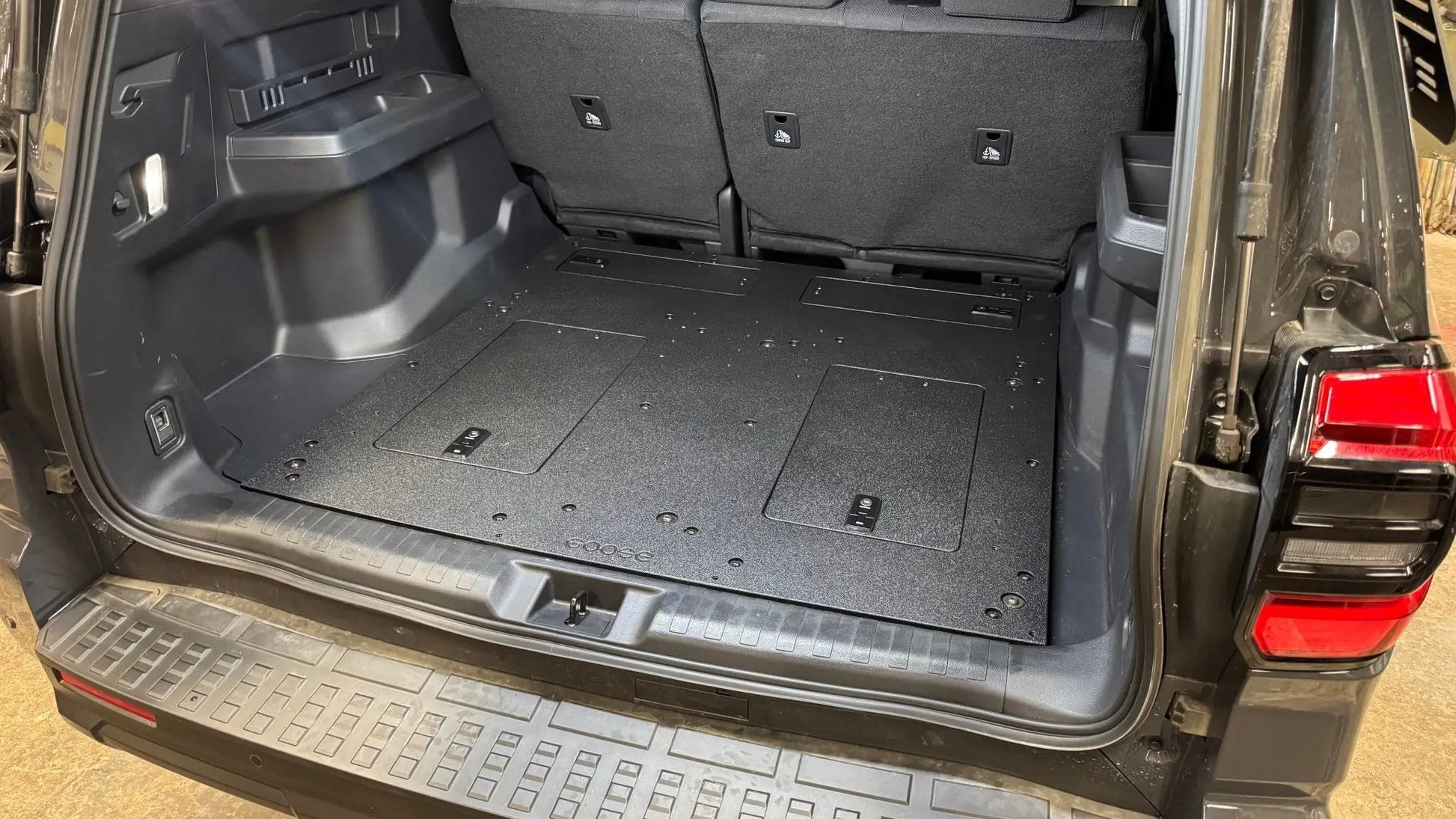 Toyota - 4Runner - 2025-Present - 6th Gen - Non Hybrid - Explore Series - Rear Plate System by Goose Gear