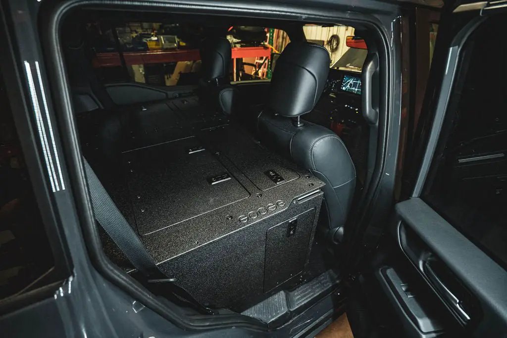 TOYOTA - LAND CRUISER - 2024-PRESENT - LC250 - EXPLORE SERIES - STEALTH SLEEP & CHEF PACKAGE by Goose Gear
