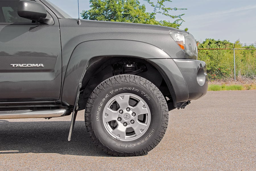 Kit de nivelación de 2 pulgadas | Aluminio | Rojo | Toyota Tacoma 2WD/4WD (2005-2023)