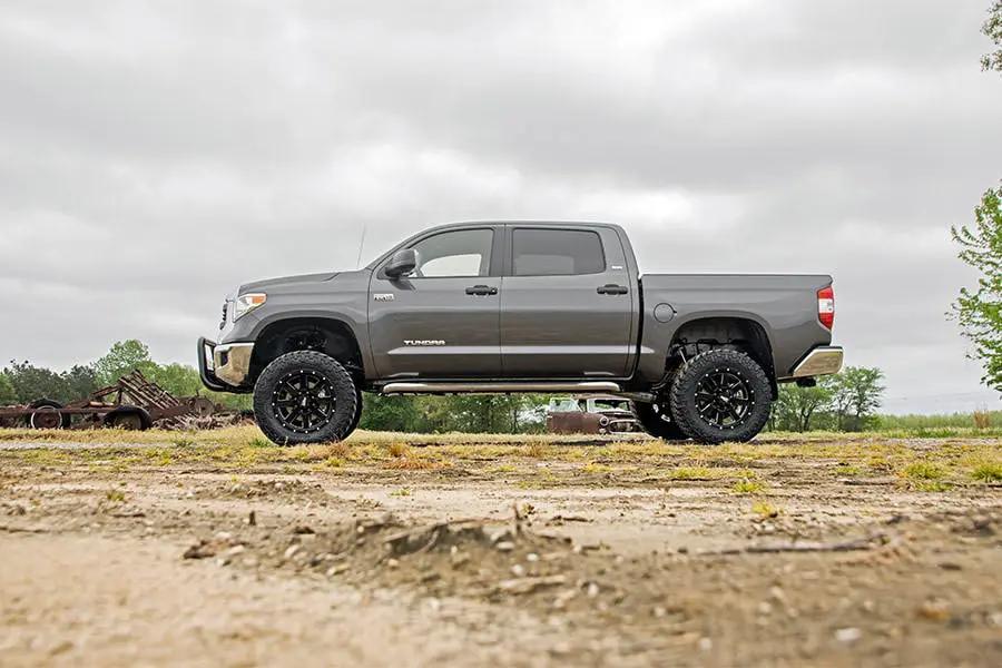Rough Country 6 Inch Lift Kit | N3 Struts | Toyota Tundra 4WD (2007-2015) by Rough Country