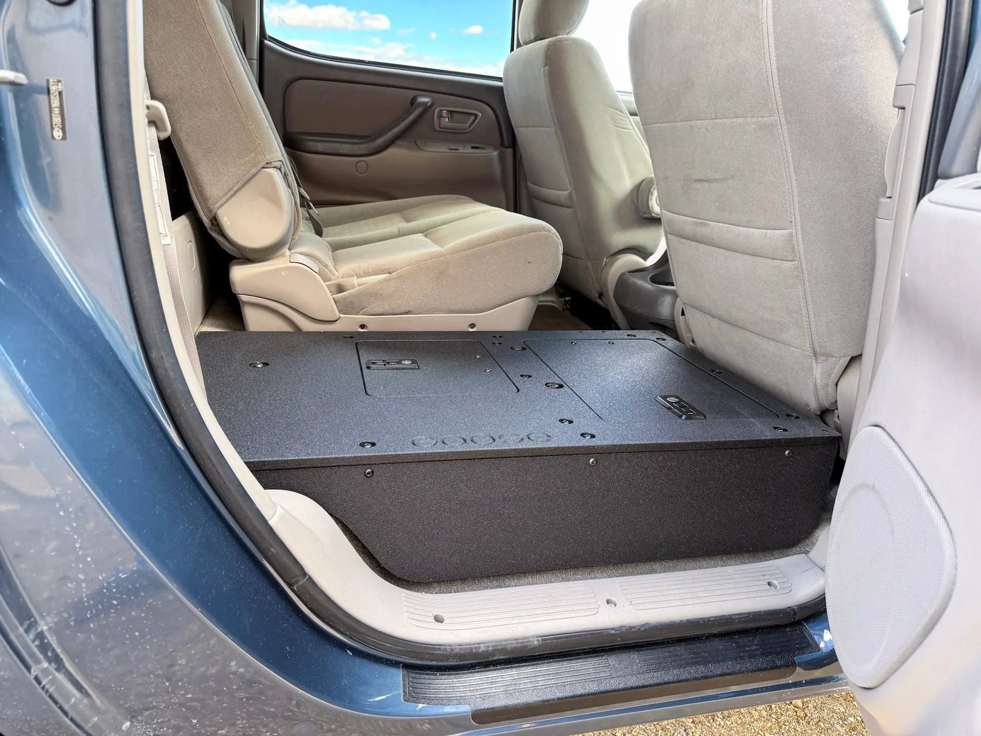 Toyota Tundra - 2000-2006 1st Gen - Double Cab - Second Row Seat Delete Plate System by Goose Gear
