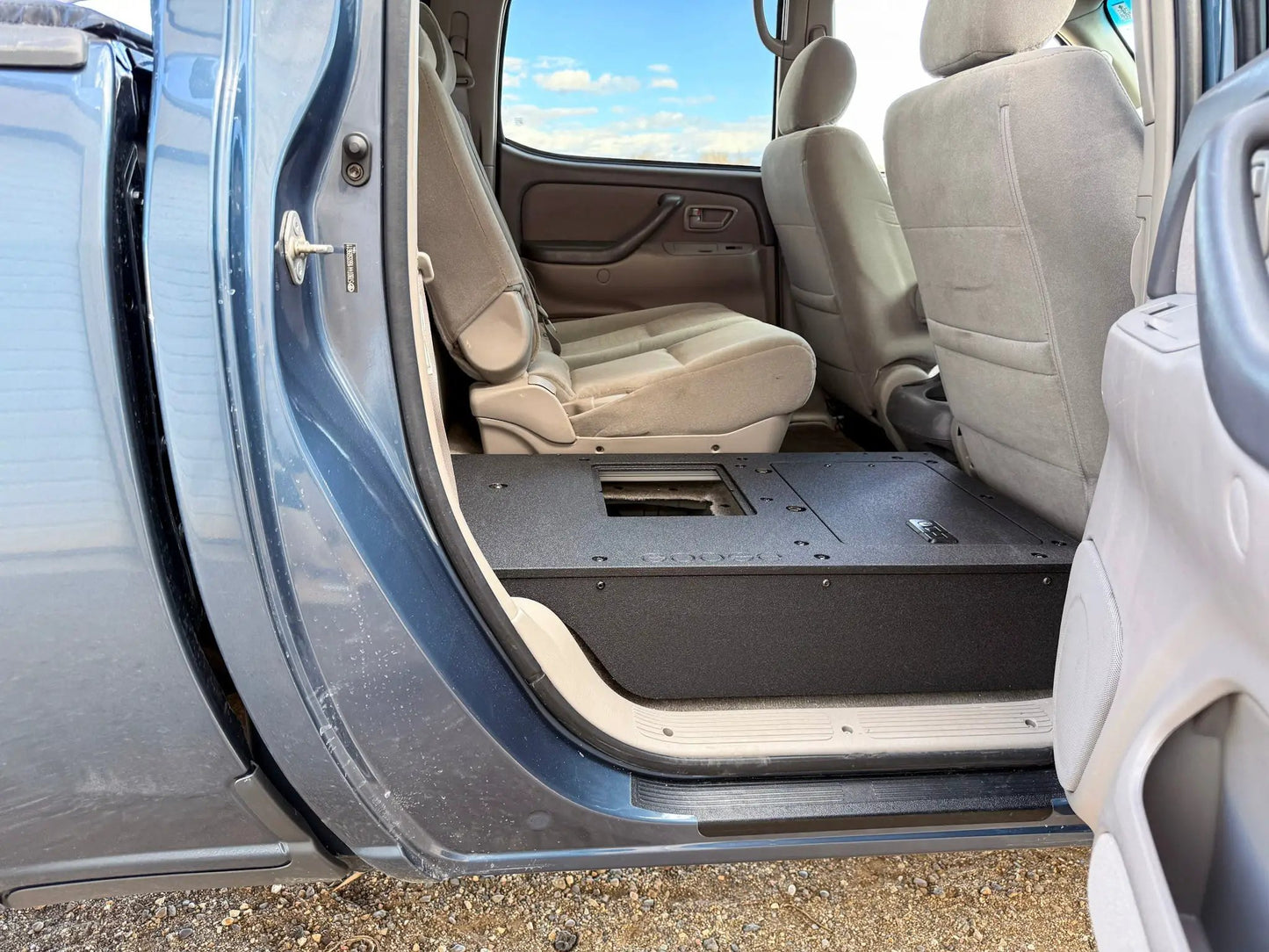 Toyota Tundra - 2000-2006 1st Gen - Double Cab - Second Row Seat Delete Plate System by Goose Gear