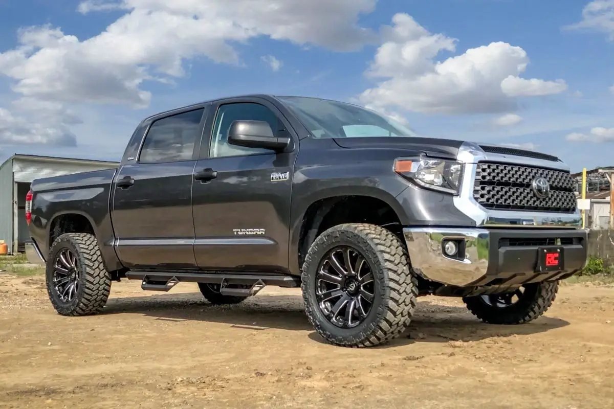 Rough Country 1.75 Inch Leveling Kit | Toyota Tundra 2WD/4WD (2007-2021) by Rough Country