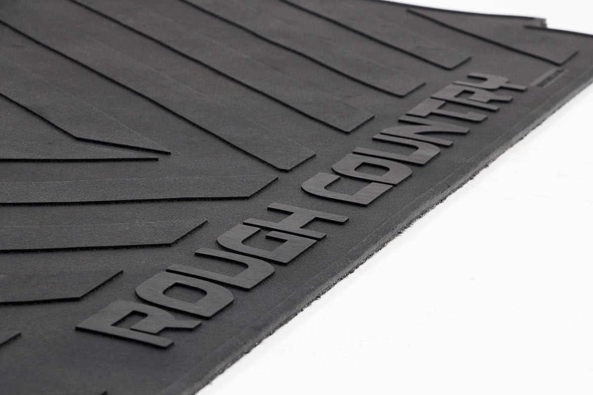 Alfombrilla para cama | Cama de 5'7" | Logotipo RC | Toyota Tundra 2WD/4WD (2007-2021)